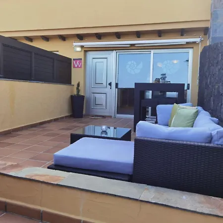 Nautilus I: Casa Con Terraza Y Vistas Al Mar * La Caleta (El Hierro)
